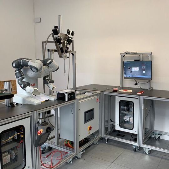 Das Expertennetzwerk "Smart Production" entwickelt einen Smart Production Demonstrator. Das Expertennetzwerk "Smart Production" entwickelt einen Smart Production Demonstrator.