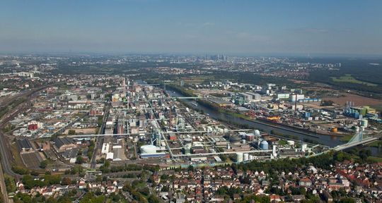 Infraserv Höchst Prozesstechnik wird neuer Bayer-Instandhaltungspartner in Frankfurt. Infraserv Höchst Prozesstechnik wird neuer Bayer-Instandhaltungspartner in Frankfurt.