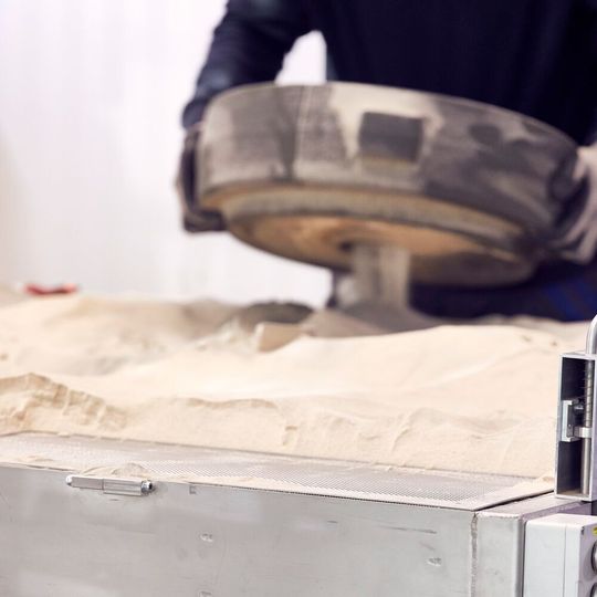 Betreiber der 3D-Drucker von Ex One können über die Scout-App standortunabhängig die Maschinen und den Formdruck in Echtzeit überwachen.