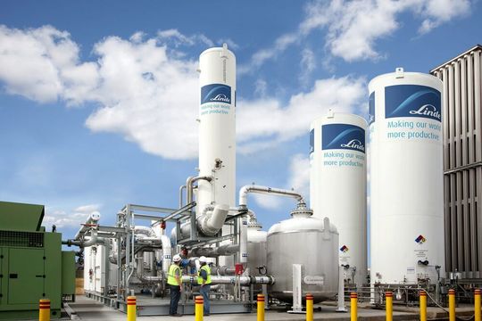 Linde hat einen langfristigen Liefervertrag mit dem ungarischen Chemieunternehmen Borsod Chem unterzeichnet. Linde hat einen langfristigen Liefervertrag mit dem ungarischen Chemieunternehmen Borsod Chem unterzeichnet.