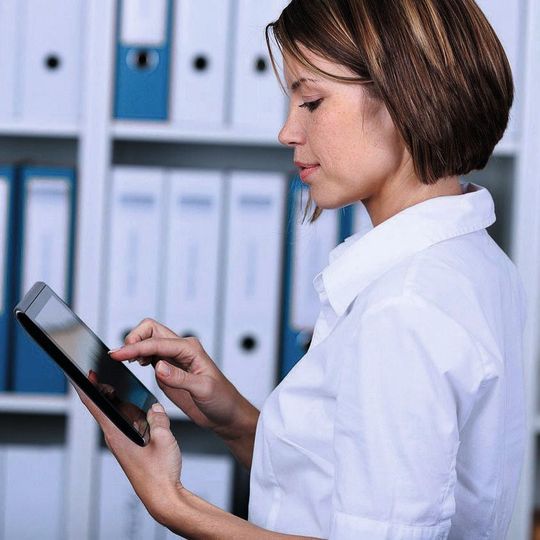 Das Dokumentenmanagementsystem von Optimal Systems steuert die Erstellung und Verwaltung von Dokumenten und Informationen Das Dokumentenmanagementsystem von Optimal Systems steuert die Erstellung und Verwaltung von Dokumenten und Informationen
