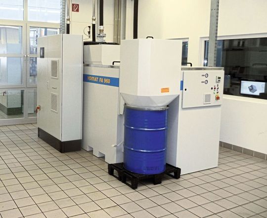 Beim Schleifen von HM- und HSS-Werkzeugen in großindustriellen Dimensionen lohnen sich Großfilter- beziehungsweise Zentralanlagen von Vomat zum Reinigen verschmutzter Schleiföle. Beim Schleifen von HM- und HSS-Werkzeugen in großindustriellen Dimensionen lohnen sich Großfilter- beziehungsweise Zentralanlagen von Vomat zum Reinigen verschmutzter Schleiföle.