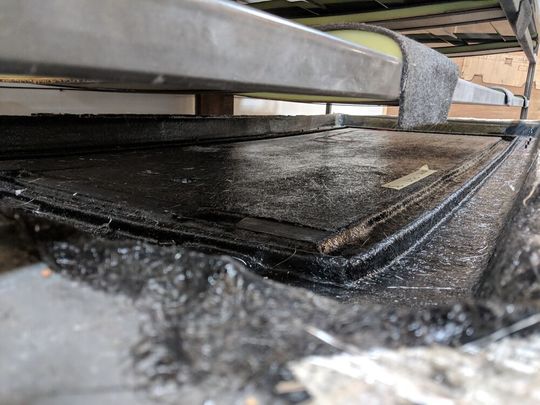 Die Wohnmobilbranche boomt! Dabei ist auch der Leichtbau gefragt. Thermhex und Panel Systems feiern deshalb den Einbau des 2000sten Caravan-Daches aus PP-GF-Sandwich mit Wabenkern. Die Wohnmobilbranche boomt! Dabei ist auch der Leichtbau gefragt. Thermhex und Panel Systems feiern deshalb den Einbau des 2000sten Caravan-Daches aus PP-GF-Sandwich mit Wabenkern.
