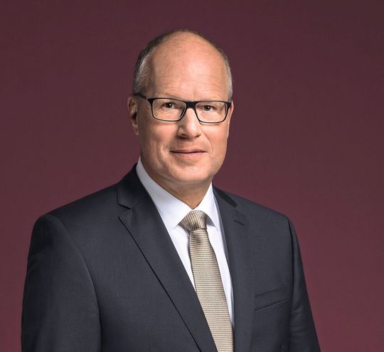 Führungswechsel bei Schaltbau: Jürgen Brandes ist neuer CEO. Führungswechsel bei Schaltbau: Jürgen Brandes ist neuer CEO.