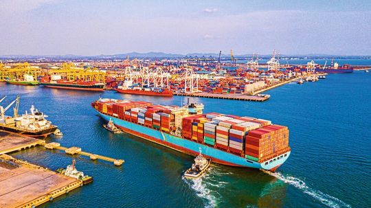 Exporteure blicken optimistischer in die Zukunft. Gründe: Klarheit beim Brexit, der US-Präsidentschaft und der weltweite Impfstart. Exporteure blicken optimistischer in die Zukunft. Gründe: Klarheit beim Brexit, der US-Präsidentschaft und der weltweite Impfstart.