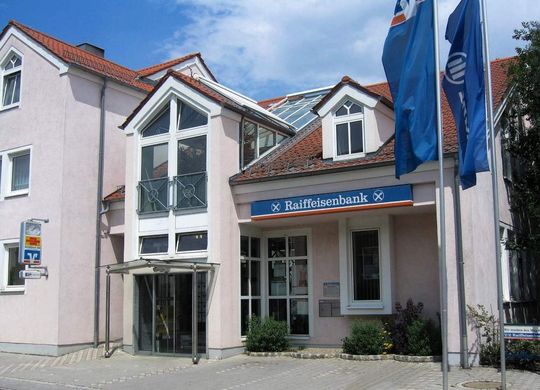 In der Geschäftsstelle Edelsfeld der Raiffeisenbank Sulzbach-Rosenberg sichert der Notfallserver die Daten. In der Geschäftsstelle Edelsfeld der Raiffeisenbank Sulzbach-Rosenberg sichert der Notfallserver die Daten.