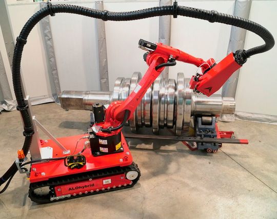Alotec Dresden hat was Neues! Und zwar die weltweit erste Laseranlage, die sowohl stationär als auch mobilisiert, wie hier, die Materialbearbeitung in Sachen Oberflächenhärten übernehmen kann. Alotec Dresden hat was Neues! Und zwar die weltweit erste Laseranlage, die sowohl stationär als auch mobilisiert, wie hier, die Materialbearbeitung in Sachen Oberflächenhärten übernehmen kann.