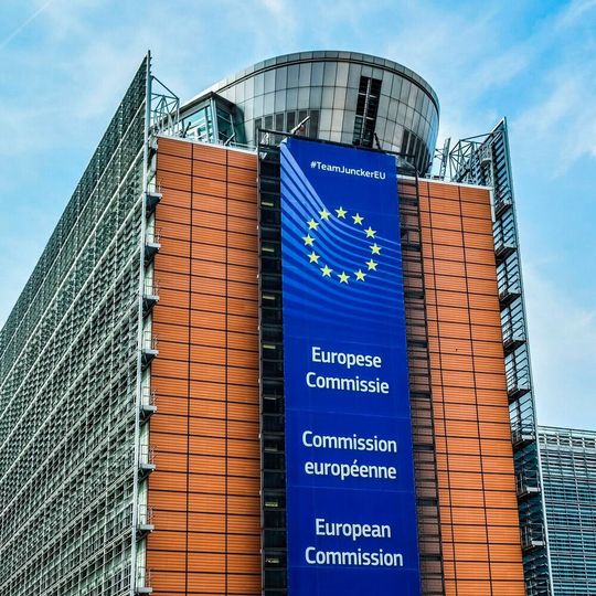Die EU hat ein förmliches Prüfverfahren wegen möglicher Kartellrechtsverstöße gegen Mondelēz eingeleitet. Die EU hat ein förmliches Prüfverfahren wegen möglicher Kartellrechtsverstöße gegen Mondelēz eingeleitet.