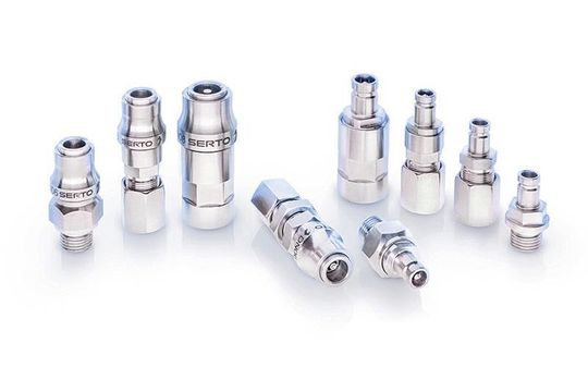 Die neue Schnellkupplung Serto Flow Serie 51 ist aus Edelstahl 1.4571 gefertigt und mit FDA-konformen FKM-Dichtungen ausgerüstet. Die neue Schnellkupplung Serto Flow Serie 51 ist aus Edelstahl 1.4571 gefertigt und mit FDA-konformen FKM-Dichtungen ausgerüstet.