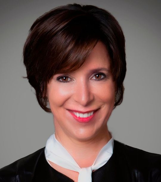 Darleen Caron ist Mitglied des Vorstandes (CHRO) der Siemens Healthineers AG und Arbeitsdirektorin der Siemens Healthcare GmbH. Darleen Caron ist Mitglied des Vorstandes (CHRO) der Siemens Healthineers AG und Arbeitsdirektorin der Siemens Healthcare GmbH.