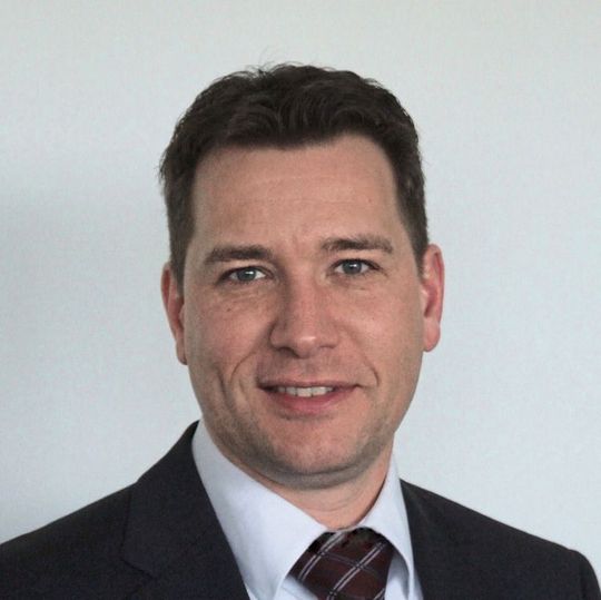 Frank van Beek, Eckelmann: „Alle Rechte und Pflichten der bisherigen Ferrocontrol Steuerungssysteme GmbH & Co. KG gehen auf die Eckelmann FCS GmbH über.“ Frank van Beek, Eckelmann: „Alle Rechte und Pflichten der bisherigen Ferrocontrol Steuerungssysteme GmbH & Co. KG gehen auf die Eckelmann FCS GmbH über.“