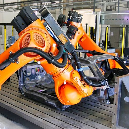 Das KI-Produktionsnetzwerk startete im Januar 2021. Das KI-Produktionsnetzwerk startete im Januar 2021.