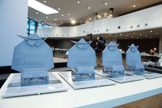 Die Entscheidung ist gefallen! Erfahren Sie hier, wer alles in diesem alles den Thinking Award der Landesagentur Leichtbau Baden Württemberg entgegennehmen durfte... Die Entscheidung ist gefallen! Erfahren Sie hier, wer alles in diesem alles den Thinking Award der Landesagentur Leichtbau Baden Württemberg entgegennehmen durfte...