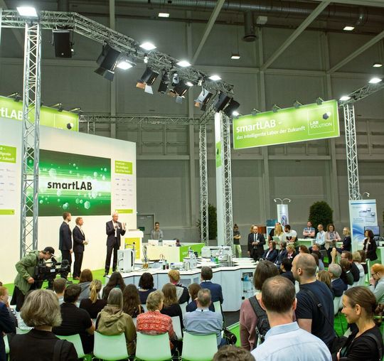 Die Preisverlehung des Labvolution Award findet auch in diesem Jahr während der Sonderschau Smartlab statt. Die Preisverlehung des Labvolution Award findet auch in diesem Jahr während der Sonderschau Smartlab statt.