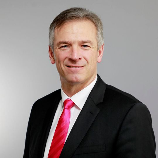 Markus Asch ist neuer CEO der Rittal International Stiftung sowie Vorsitzender der Geschäftsführung von Rittal. Markus Asch ist neuer CEO der Rittal International Stiftung sowie Vorsitzender der Geschäftsführung von Rittal.