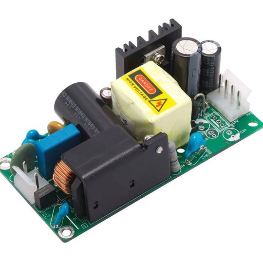 Bild 1: Betriebsmittel müssen nach dem Stand der Technik so entworfen und hergestellt sein, dass die von ihnen verursachten elektromagnetischen Störungen keinen Pegel erreichen, bei dem ein bestimmungsgemäßer Betrieb von Funk- und Telekommunikationsgeräten oder anderen Betriebsmitteln nicht möglich ist. Bild 1: Betriebsmittel müssen nach dem Stand der Technik so entworfen und hergestellt sein, dass die von ihnen verursachten elektromagnetischen Störungen keinen Pegel erreichen, bei dem ein bestimmungsgemäßer Betrieb von Funk- und Telekommunikationsgeräten oder anderen Betriebsmitteln nicht möglich ist.