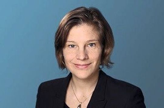 Dr. Birgit Kramer ist Rechtsanwältin bei Allen & Overy und hat sich insbesondere auf das Patentrecht spezialisiert. Dr. Birgit Kramer ist Rechtsanwältin bei Allen & Overy und hat sich insbesondere auf das Patentrecht spezialisiert.