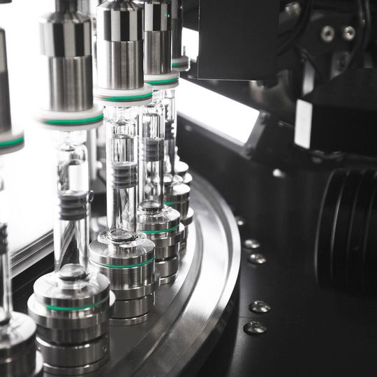 Syntegon has more than 40 years of experience in the development and manufacture of automated visual inspection machines for all liquid pharmaceuticals and container types. Syntegon has more than 40 years of experience in the development and manufacture of automated visual inspection machines for all liquid pharmaceuticals and container types.