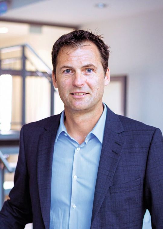 Der neue Vorstandsvorsitzende der Rofa AG, Andreas Bauer, ist ein „Eigengewächs“ – er ist seit 25 Jahren im Unternehmen tätig. Der neue Vorstandsvorsitzende der Rofa AG, Andreas Bauer, ist ein „Eigengewächs“ – er ist seit 25 Jahren im Unternehmen tätig.