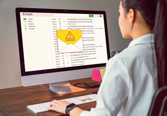 Phisihing-Mails - die unterschätze Gefahr in Ihrem Postfach. Diese Tricks erleichtern es, nicht in die Falle zu tappen. Phisihing-Mails - die unterschätze Gefahr in Ihrem Postfach. Diese Tricks erleichtern es, nicht in die Falle zu tappen.