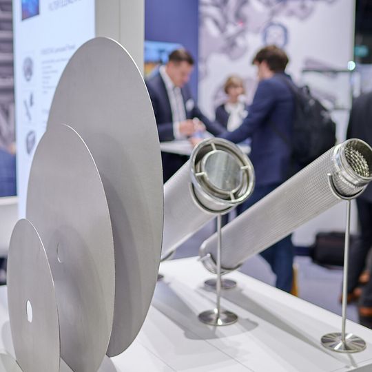 Die Filtech ist der international bedeutendste Treffpunkt für die Filtration und Separation aller Arten von Medien. Hier der Stand von Haver & Boecker. Die Filtech ist der international bedeutendste Treffpunkt für die Filtration und Separation aller Arten von Medien. Hier der Stand von Haver & Boecker.