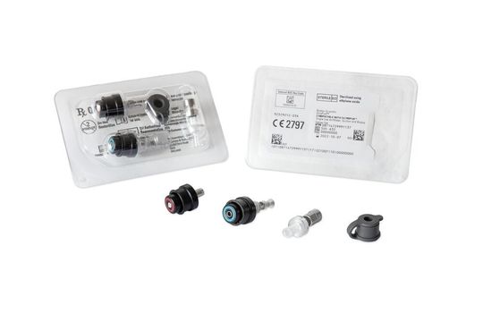 Der Verpackungsprozess für die Ventilsets, die in zwei-, drei- und vierteiligen Varianten verpackt werden, muss höchste Hygienestandards erfüllen.