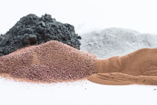 TLS mit Sitz in Bitterfeld verfügt über 25 Jahre Erfahrung in der Herstellung von qualitativ hochwertigen Metallpulvern für den industriellen 3D‑Druck. TLS mit Sitz in Bitterfeld verfügt über 25 Jahre Erfahrung in der Herstellung von qualitativ hochwertigen Metallpulvern für den industriellen 3D‑Druck.