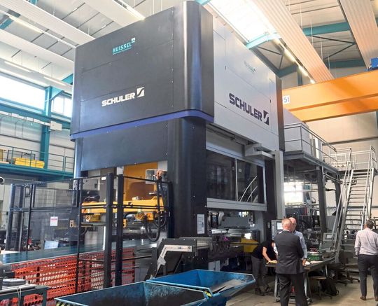Die Huissel GmbH ist von Schulers neuer MSP-Baureihe überzeugt und betreibt eine 800-t-Anlage des Typs. Die Huissel GmbH ist von Schulers neuer MSP-Baureihe überzeugt und betreibt eine 800-t-Anlage des Typs.