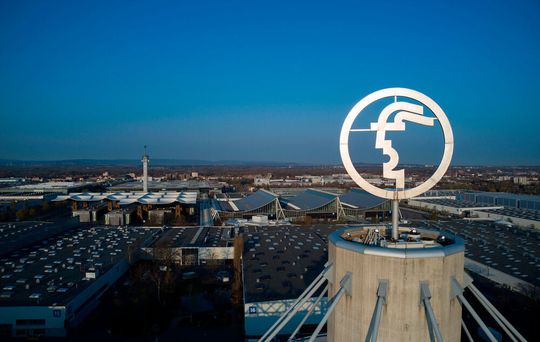 5G-Testfeld Hannover Messe. Das Messegelände in Hannover wird mit einem 5G-Netz ausgestattet. Der Veranstalter will sich damit zukunftssicher aufstellen. 5G-Testfeld Hannover Messe. Das Messegelände in Hannover wird mit einem 5G-Netz ausgestattet. Der Veranstalter will sich damit zukunftssicher aufstellen.