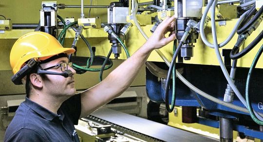 Zu den Produkten in der Digital Suite gehören unter anderem Schuler Connect als virtuelles Service-System. Zu den Produkten in der Digital Suite gehören unter anderem Schuler Connect als virtuelles Service-System.