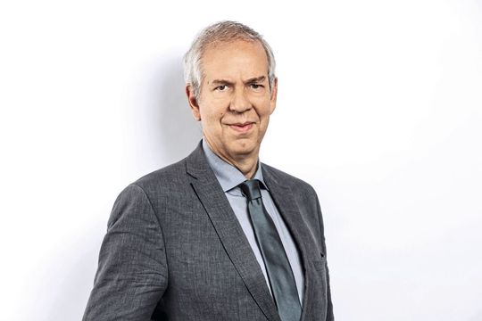 Zulieferer warten monatelang auf Stahllieferungen – die Lage spitzt sich gerade weiter zu. Der Industrieverband Blechumformung (Foto: IBU-Geschäftsführer Bernhard Jacobs) fordert dringend eine Anpassung von Nachfrage und Produktion. Zulieferer warten monatelang auf Stahllieferungen – die Lage spitzt sich gerade weiter zu. Der Industrieverband Blechumformung (Foto: IBU-Geschäftsführer Bernhard Jacobs) fordert dringend eine Anpassung von Nachfrage und Produktion.