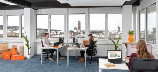 Umzugs-Cartonara! Das Start-up Cartonara und andere der Thimm-Gruppe haben sich so gut entwickelt, dass man jetzt in größeren Räumlichkeiten in die Innenstadtnähe von Göttingen gezogen ist. Umzugs-Cartonara! Das Start-up Cartonara und andere der Thimm-Gruppe haben sich so gut entwickelt, dass man jetzt in größeren Räumlichkeiten in die Innenstadtnähe von Göttingen gezogen ist.