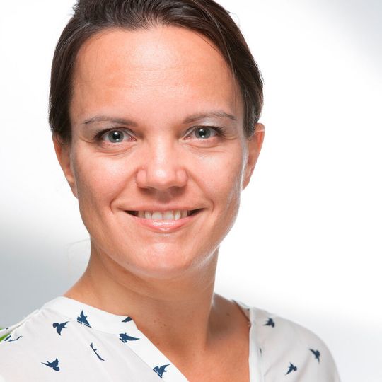 „Wir sind die zentrale Drehscheibe für alle Unternehmen aus der Medizintechnik-Branche.“ Nora Mack, Cluster-Managerin Medizintechnik-Cluster „Wir sind die zentrale Drehscheibe für alle Unternehmen aus der Medizintechnik-Branche.“ Nora Mack, Cluster-Managerin Medizintechnik-Cluster