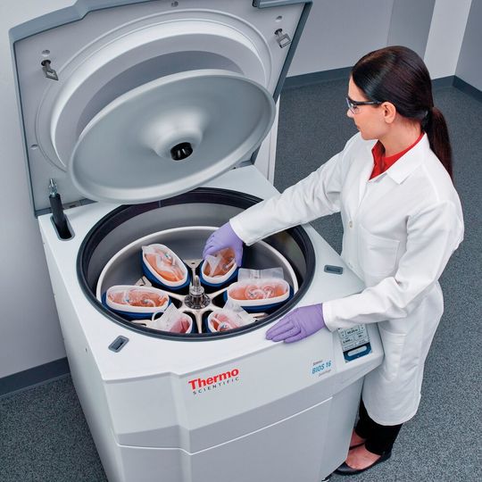 The Thermo Scientific Centripak BPC in the Thermo Scientific Sorvall Bios 16 Centrifuge. The Thermo Scientific Centripak BPC in the Thermo Scientific Sorvall Bios 16 Centrifuge.