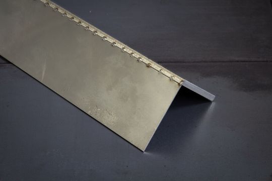 Kemppi hat mit dem Schweißsystem Micro-Tack jetzt ein Möglichkeit geschaffen, mit der das essentielle Heften dünner Blechkomponenten aus Stahl oder Titan bis 4 mm Stärke ausgelegt. Kemppi hat mit dem Schweißsystem Micro-Tack jetzt ein Möglichkeit geschaffen, mit der das essentielle Heften dünner Blechkomponenten aus Stahl oder Titan bis 4 mm Stärke ausgelegt.