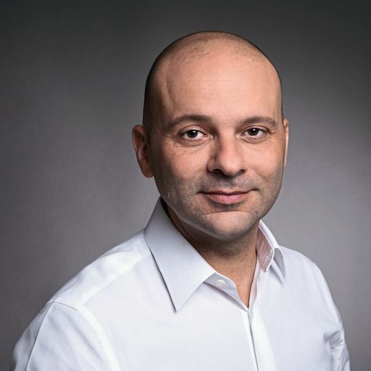 « Les entreprises doivent pouvoir utiliser les applications de messagerie instantanée grand public pour les échanges entre leurs collaborateurs et leurs clients », explique Avi Pardo, COO et cofondateur de LeapXpert. « Les entreprises doivent pouvoir utiliser les applications de messagerie instantanée grand public pour les échanges entre leurs collaborateurs et leurs clients », explique Avi Pardo, COO et cofondateur de LeapXpert.