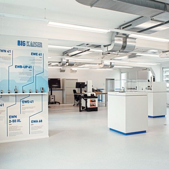 Dans ce nouveau Tech Center les clients pourront voir et expérimenter en direct les produits Big Kaiser. Dans ce nouveau Tech Center les clients pourront voir et expérimenter en direct les produits Big Kaiser.