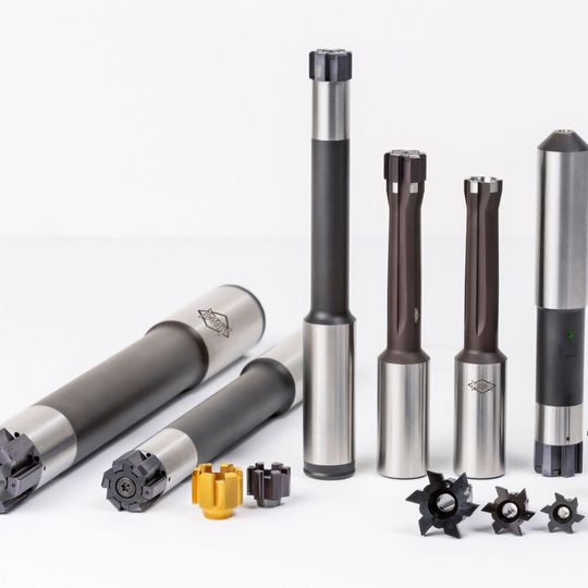 The solid carbide replaceable heads of the new reaming programme are specifically adapted to individual diameters and geometries. The solid carbide replaceable heads of the new reaming programme are specifically adapted to individual diameters and geometries.