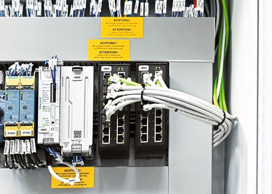 Beim Handling großer Datenmengen kommen die  16-Port-Switche von Murrelektronik zum Zuge.