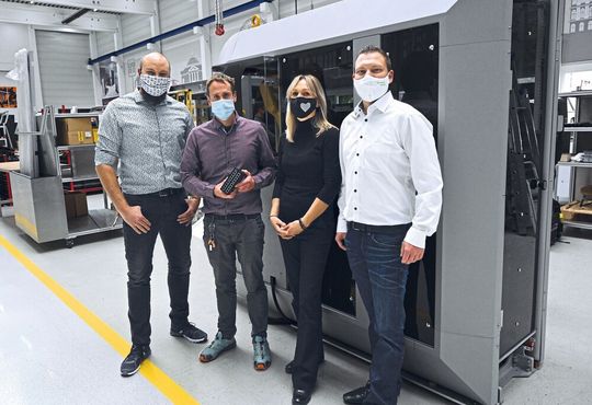 Ein erfolgreiches Team: Marco Balzuweit und Henning Schultz von Handling Tech sowie Nancy Locher und Dennis Zimmer von Murrelektronik (v. l.).