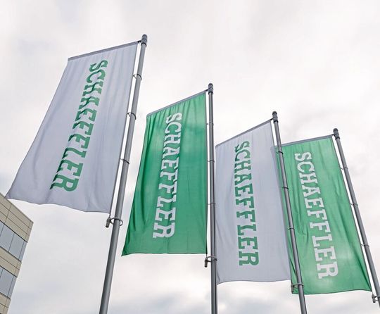 Schaeffler schließt das Geschäftsjahr 2020 aufgrund der Coronaviruspandemie mit deutlich weniger Umsatz ab. Schaeffler schließt das Geschäftsjahr 2020 aufgrund der Coronaviruspandemie mit deutlich weniger Umsatz ab.