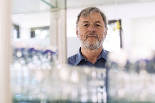 Prof. Bernhard Wolf: „Die Historie unserer Patente zeigt, mit den von uns entwickelten Sensoren und Implantaten waren wir unserer Zeit voraus.“ Bereits heute gibt es für die meisten Anwendungsfälle Sensoren. Prof. Bernhard Wolf: „Die Historie unserer Patente zeigt, mit den von uns entwickelten Sensoren und Implantaten waren wir unserer Zeit voraus.“ Bereits heute gibt es für die meisten Anwendungsfälle Sensoren.