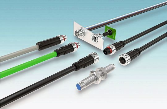 Neben den M12-Einbaubuchsen für Vorder- und Hinterwandmontage gibt es nun von Phoenix Contact auch eine M12-Push-Pull-Einbaubuchse, die im Gerät versenkt wird und bündig mit dem Gehäuse abschließt.