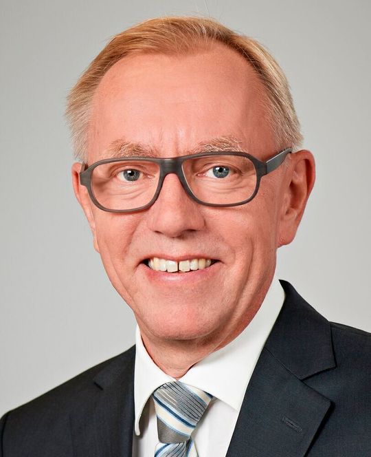 VDMA-Chefvolkswirt Dr. Ralph Wiechers zum Auftragsrückschlag im Januar 2021: „Die Messlatte lag im Vergleich zum Januar 2020 recht hoch und viele Unternehmen haben die Weihnachtsurlaubszeit ausgedehnt.“ VDMA-Chefvolkswirt Dr. Ralph Wiechers zum Auftragsrückschlag im Januar 2021: „Die Messlatte lag im Vergleich zum Januar 2020 recht hoch und viele Unternehmen haben die Weihnachtsurlaubszeit ausgedehnt.“