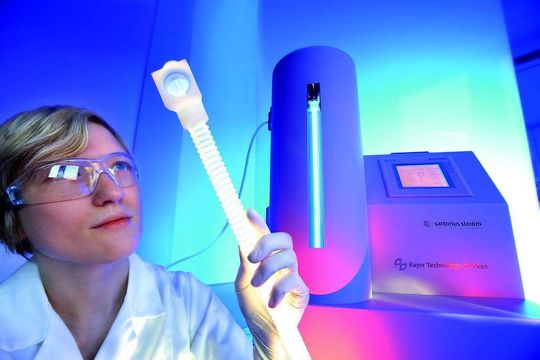 Sartorius Stedim Biotech hat seine orthogonale Plattform für Virussicherheit um eine neue Technologie erweitert – das von Bayer Technology Services entwickelte UVivatec-Verfahren. Sartorius Stedim Biotech hat seine orthogonale Plattform für Virussicherheit um eine neue Technologie erweitert – das von Bayer Technology Services entwickelte UVivatec-Verfahren.