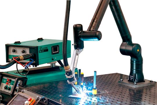 Die Merkle Schweißanlagen-Technik GmbH verbaut ab sofort 7-Achs-Cobots des Kopenhagener Cobot-Unternehmens Kassow Robots standardmäßig in seine Schweißroboter-Komplettsysteme Weldrob. Die Merkle Schweißanlagen-Technik GmbH verbaut ab sofort 7-Achs-Cobots des Kopenhagener Cobot-Unternehmens Kassow Robots standardmäßig in seine Schweißroboter-Komplettsysteme Weldrob.