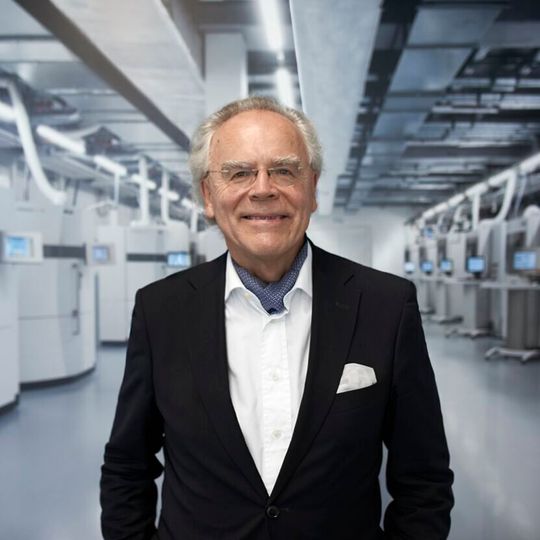 Dr. Hans Langer gründete 1989 EOS, 2015 als Langer Group die AM Ventures Holding und ist nun Gründungspartner des Venture-Capital-Fonds. Dr. Hans Langer gründete 1989 EOS, 2015 als Langer Group die AM Ventures Holding und ist nun Gründungspartner des Venture-Capital-Fonds.