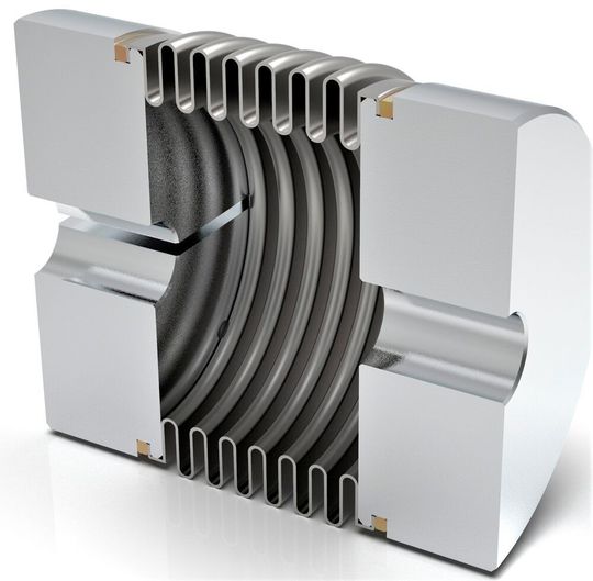 Das Bördel-Einpress-Verfahren ist ein Fügeprozess, der bei manchen Antriebskupplungen besser ist als das Kleben. Etwa dann, wenn Edelstahlbälge (Mitte) mit Aluminiumteilen verbunden werden sollen (links und rechts). Das Bördel-Einpress-Verfahren ist ein Fügeprozess, der bei manchen Antriebskupplungen besser ist als das Kleben. Etwa dann, wenn Edelstahlbälge (Mitte) mit Aluminiumteilen verbunden werden sollen (links und rechts).