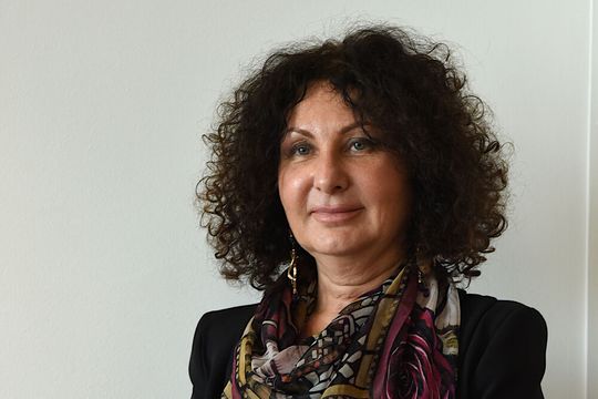 Sonia Bonfiglioli. „Wir hätten oft Betriebe kaufen können, um Kegelräder zu produzieren. Aber ohne die menschliche Hand sind die Maschinen nur stehende Atome. Ihre Fähigkeiten, ihr Wissen und ihre Erfahrung sind das große Erbe von Sampingranaggi und werden nun Teil der Bonfiglioli-Familie.“ Sonia Bonfiglioli. „Wir hätten oft Betriebe kaufen können, um Kegelräder zu produzieren. Aber ohne die menschliche Hand sind die Maschinen nur stehende Atome. Ihre Fähigkeiten, ihr Wissen und ihre Erfahrung sind das große Erbe von Sampingranaggi und werden nun Teil der Bonfiglioli-Familie.“