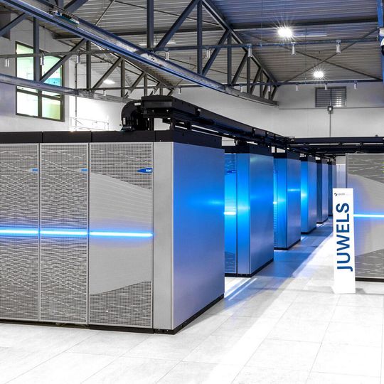 Juwels-Supercomputer in der Rechnerhalle des Jülich Supercomputing Centre Juwels-Supercomputer in der Rechnerhalle des Jülich Supercomputing Centre